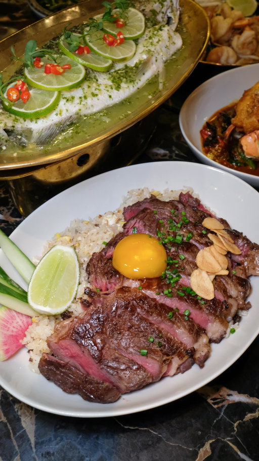 There are so many new Thai restaurants popping up all over the city, and this is one of my new favorites. Chada is an upscale Thai restaurant with great food and ambiance. A must-try is their Crystal Coco Thai iced tea, sautéed chili paste lobster, tallow fried rice and coconut ice cream! #nycfoodie #nycrestaurants #nycdesserts #eatingnyc #nycthaifood
