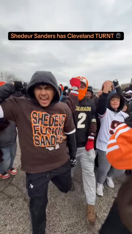Shedeur Sanders has Browns’ fans acting different 😂

#tickpick #shedeursanders #browns #nfl #cleveland