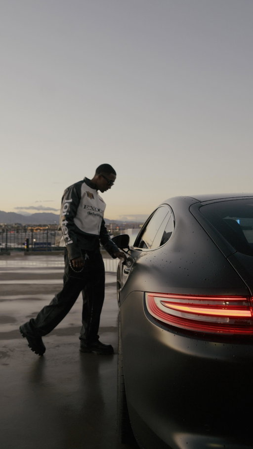 Every now and then, I like to treat myself.
A good night out deserves a good pull-up… ⚡️

so I hopped on @turo and grabbed a Porsche for the night!

#turo #turopartner #f1