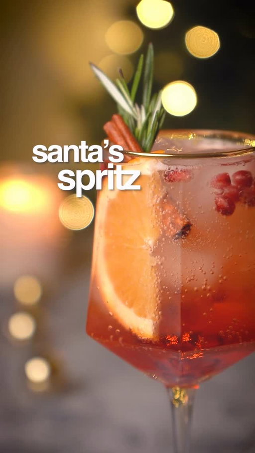 I guess Santa enjoys an Aperol spritz from time to time 🎅 but seriously, this is the perfect spritz to throw together quickly for your guests at the next holiday party!

🥂 SANTA’S SPRITZ 🥂
- 1.5oz pomegranate juice
- 1oz Aperol 
- 1oz sparkling water 
- 3oz Prosecco 
- Pomegrante seeds, cinnamon stick, orange slice, rosemary sprig 

In a spritz glass with ice, combine ingredients and top with Prosecco. Stir and garnish with an orange slice, cinnamon stick and rosemary sprig. 

21+ to enjoy 🥂

#spritz #holidayspritz #christmasspritz #aperolspritz #aperol #aperoltime #holiday #holidays #holidaycocktail #holidaycocktails