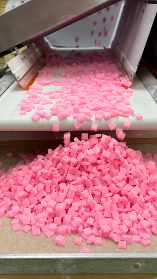 There’s just something about watching a massive block of mochi transform into those tiny pink sweets (Sakuranbo Mochi) that is unbelievably satisfying. 😌

Tag who’s BTS you want to see next 👀

Thank you @tastemade_japan for the inside look!