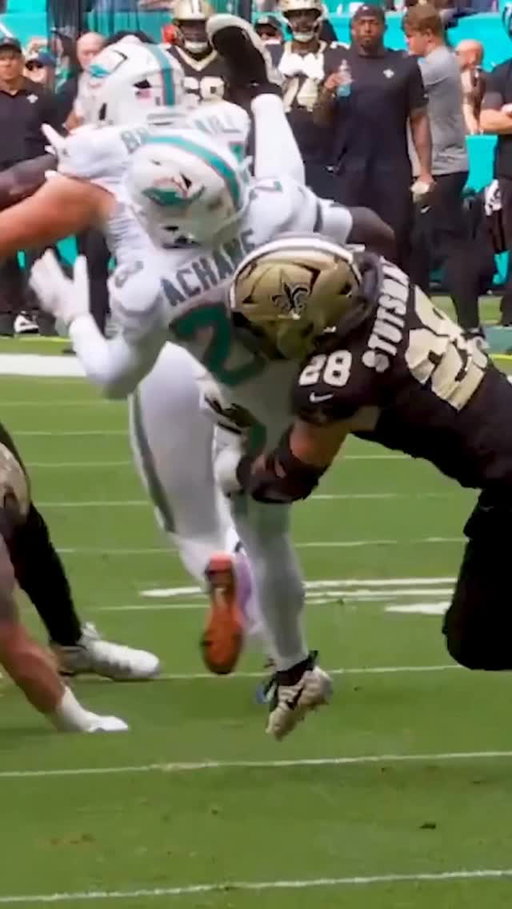 Swept him off his feet 😳

NOvsMIA on FOX/FOX One
watch.nfl.com