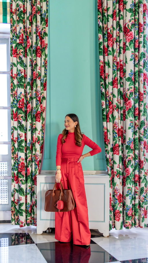 Live in the present 🎁 Sharing my favorite holiday gifts from @markandgraham for everyone on your list. Best of all, they can all be personalized.

Mark & Graham is celebrating their Black Friday Deals this weekend. Get up to 70% off this select styles and an extra 30% off select sale items. Find a free shipping code and more details on today’s post on LTK. 

Most gifts only take 4-6 days to receive. Pro tip: order your monogrammed gifts by December 17th to get them by the 24th. ✨

Comment SHOP below to receive a DM with the link to shop this post on my LTK ⬇️ https://liketk.it/5Cxj3

#holidaygifts #monogrameverything #holidaystyle #giftideas #ltkgiftguide #ltkholiday #reels