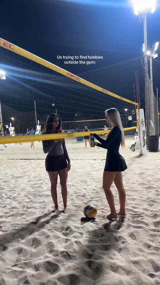 Volleyball gets 10/10 from us 🏐 @c4energy #c4partner 🔋 @amandafranssoonnn