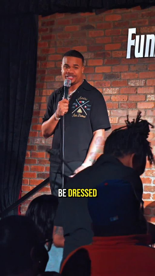 So much happening at once 😂😂😂 #standupsundays #comedy #crowdwork 
🎥 @mr.minzie @dshearesjr