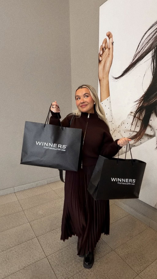 My mom is the original WINNERS queen, she’s the reason I have the thrill of the find gene, so getting to fill my Big Black Bag with the perfect gifts for her this year feels extra special. 🥹🎀 

Every cozy sweater, sparkly detail, and self-care treat just screamed “Mom.” ✨

Stop wondering. Start gifting. 💫🎁 @winners 
#WINNERSMOMENT #WINNERSFabFinds #ad