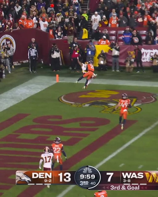 TREYLON BURKS WITH ONE OF THE BEST CATCHES OF THE YEAR 😱

DENvsWAS on NBC
Stream on #NFLPlus + Peacock