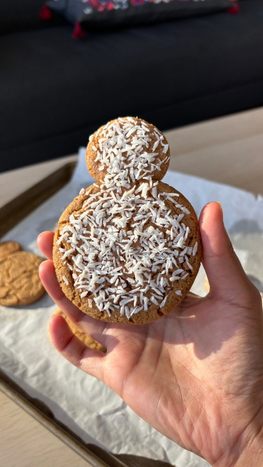 When one does not have a gingerbread man cookie cutter, one makes gingerbread snowmen ⛄️ one is me. Scroll to bottom for recipe ⬇️ 

These vegan gingerbread snowmen were sooo easy to make & are MESS free thanks to @bellakitchen. They’re perfectly chewy and spiced without tasting TOO gingery or molasses-y (idk if that’s a word). Lmk what you think!

Vegan Gingerbread Snowmen⛄️(makes about 9–12 snowmen depending on how you portion out the dough)

Ingredients
• 1/3 cup packed light brown sugar (add 2 tbsp more for extra sweetness)
• 1/4 cup vegan butter, room temperature
• 2 tbsp + 2 tsp molasses
• 1 tbsp dairy-free milk (oat or almond)
• 1/2 tsp vanilla extract
• 1⅓ cups all-purpose flour
• 1/2 tbsp ground cinnamon
• 1/2 tbsp ground ginger
• 1 tsp baking soda
• Pinch of salt (if using unsalted butter)
• 2 tbsp granulated sugar (for rolling)
• Optional: syrup or frosting + shredded coconut for decoration

Full instructions in comments!