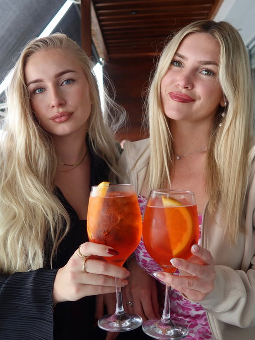 In your 20s you will travel to the food capital of the world and accidentally run into your Dutch twin, a total badass pilot. It’s very important that you eat everything and take too many photos. ✈️🍽️

Swipe to see how I gained 10lbs in Lima 😜➡️ 

Comment your fav food emoji and I’ll send you my shared list of over 25 top restaurants in Lima 👀

#limaperu #travelperu #miraflores #visitlima #limafoodie