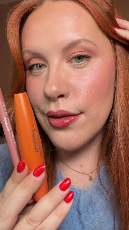 Don’t get me wrong I love high end makeup but this duo is just as good 💖 whose tried them? 

Products:
@covergirlanz LashBlast Volume Mascara + Outlast Lip Stain
Available at @pricelineau 

#Ad #EasyBreezyBeautiful #makeupreview #everydaymakeup #beginnermakeup #drugstoremakeup