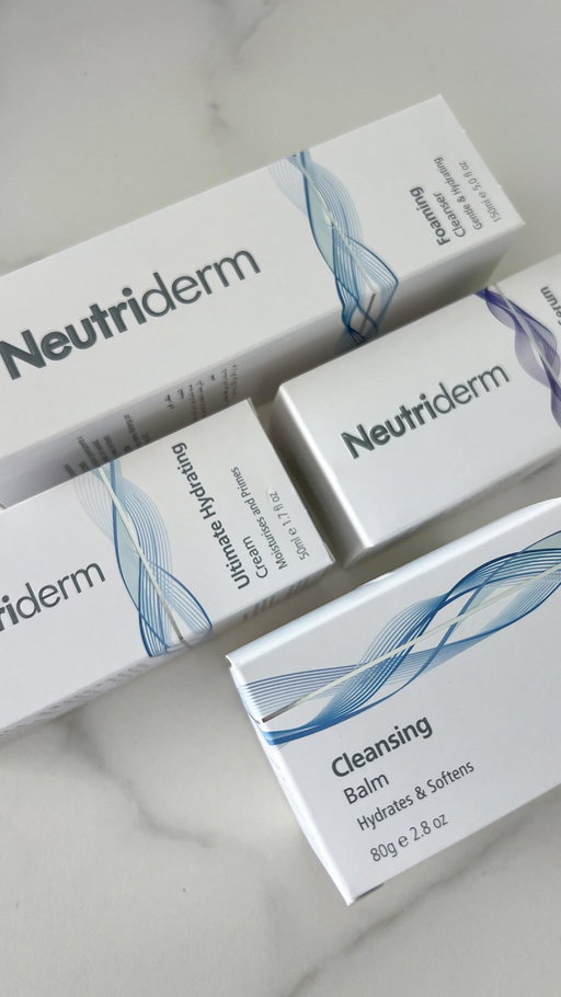 I’ve tested SO many serums… but this is the one that made a visible difference overnight. 

I tried @neutriderm Brightening Serum and honestly… I wasn’t ready for this. After the very first application my skin looked more even, so much clearer and more radiant.

It’s been so good that I’ve started using it twice a day morning and night (just need to make sure to follow with sunscreen in the morning) 

What I love even more is that this serum is packed with evidence-based ingredients that actually do something for your skin:

▪️Vitamin C – helps brighten dull skin, fade pigmentation, and protect against environmental damage ▪️Alpha Arbutin – known for reducing dark spots and evening out skin tone  ▪️Tranexamic Acid – targets stubborn pigmentation, post-inflammatory marks, and boosts overall luminosity 
And the texture? A dream. Super lightweight, fast-absorbing, and not greasy at all. 

If you want brighter, fresher, more radiant skin - this is the one I’d confidently recommend ✨

——
Neutriderm Brightening Serum, Skincare review, Australian made skincare, Brightening serum, Vitamin C serum, Dark spot serum, Glow serum review