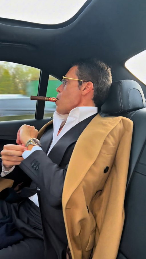 Direction Richmond with my chauffeur, tons of order like never before. I hope you enjoy your purchases with us soon, true Italian style with unmatched details that we alone offer. For those who are late, it’s the very last day—only a few hours left. @otaa

#italiandesigner #madeinitaly #bespoke #tailoring #makemillions #otaa #london