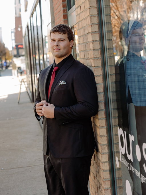 Year 3 with Pursuit for @ohiostatefb Left Guard and the pride of Findlay, Ohio @lukemonty_! 

Pursuit Custom Look
Black Guabello Suit
Black Performance Stretch Dress Shirt
Scarlet Textured Silk Tie
Black Suede Oxfords with Scarlet Laces 

📸: @sophiayatesphoto & @wearecapturedphoto