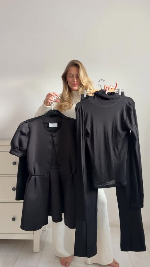 Který outfit se Vám libí nejvíce? 🖤 Máte to taky tak, když zrovna nevíte co na sebe šáhnete po černé? A nebo jí máte tak moc rádi, že jí nosíte pořád? 🤔🖤 já mám pár kousku, které z šatníku nevyřažuju, tyhle šaty už mám roky, to sako, rolák a ty šaty ani nekomentuju a stále jsou jako nové, protože používám správný prací prostředek - Perwoll Black ✨ 

#perwoll #renew #triplerenew #rethinkfashion #fashion #slowfashion

*ve spolupráci @askteamclean_