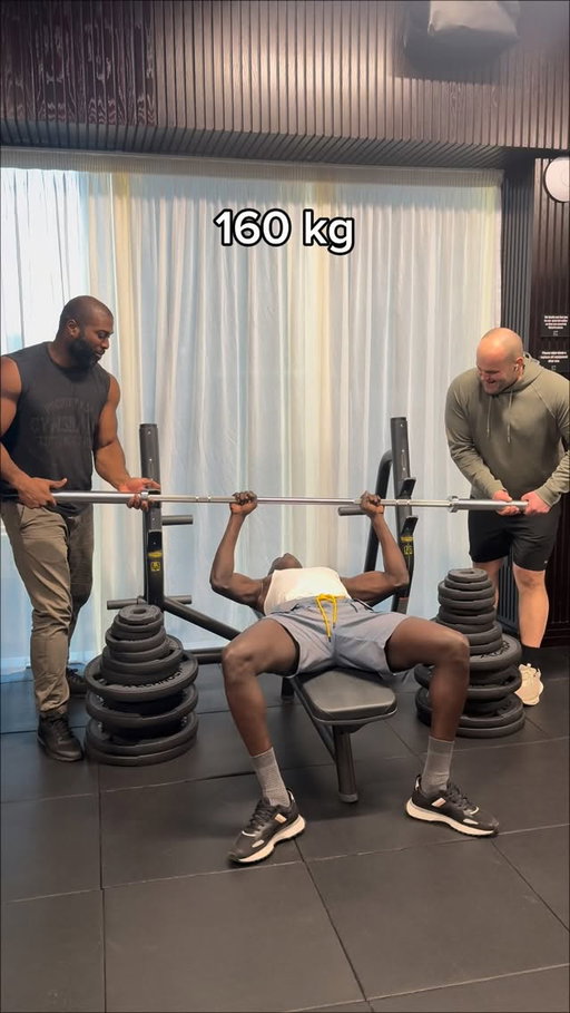 That last rep had me fighting for my life ,Appreciate the backup🏋🏾‍♂️💪🏾💪🏻#learnfromkhaby #comedy