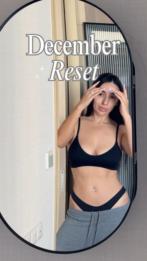 December came so fast🥲🎄 Lets reset!
.
.
.
#reset #productivity #aesthetic #relatable #preppy #skincare #vlog #beauty #motivation #motivational #lifestyle