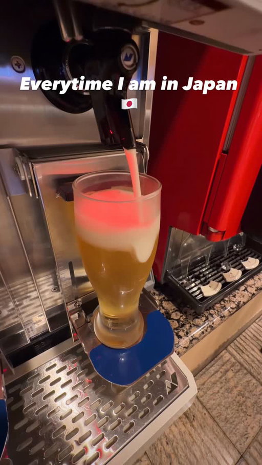Let’s do it again! Everytime I am in Japan I have to use the automatic beer dispenser. Asahi is one of my favorites and Japan has these everywhere including the lounges in HND and NRT. What do you think? Japan living in the future or you rather have someone pour it for you? #tech #japan #travel