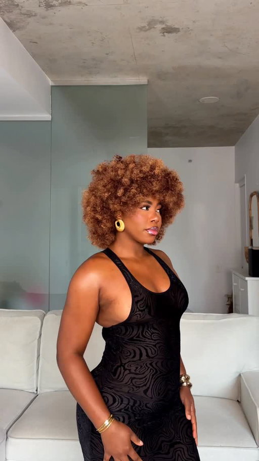 November me vs December me 🥰✨

#reels #transition #explore #makeup #hairstyles