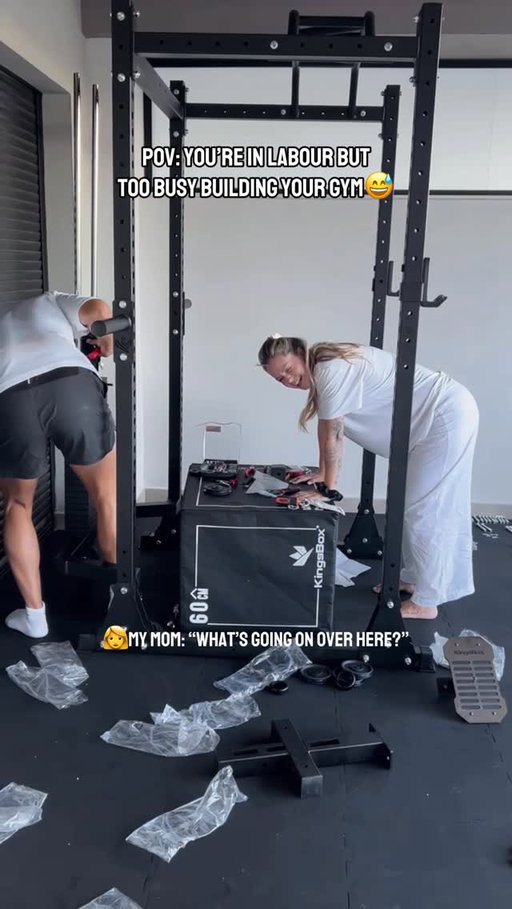 I wanted to finish what we started okay😂 and to my defence I didn’t think it was real.. 
So glad my mom filmed this though or else I would’ve forgotten what actually happened. I’ll give you the full story tomorrow!

Ad: building my dream home gym with @kingsbox_equipment 🥹 can’t wait to properly train again!
Their Black Friday sale is still going if you wanna level up your game 2026💪🏼 

#labour #kingsbox #homegym #pregnant