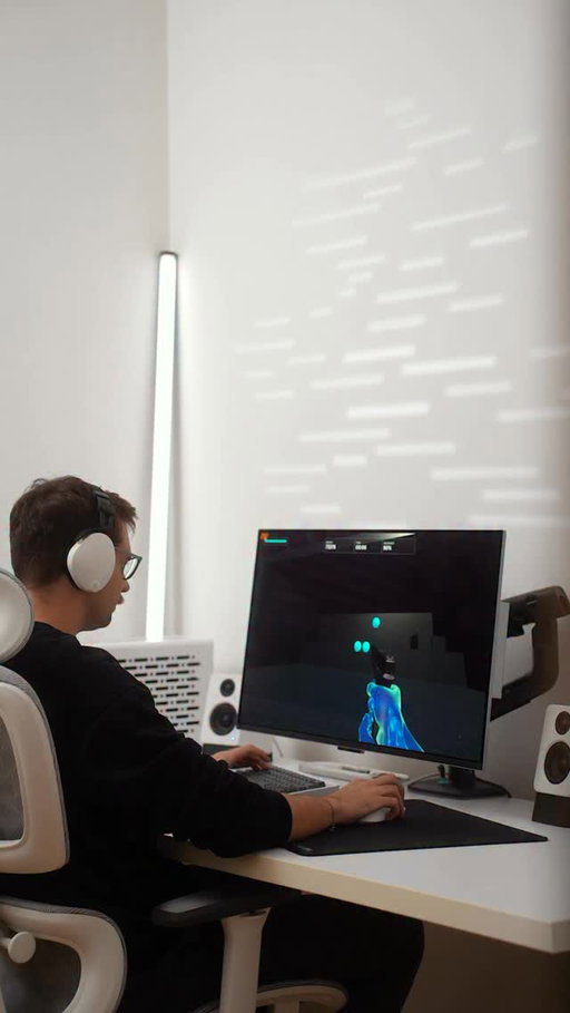 Here is your sign to double-check your refresh rate 👀

#desksetup #homeoffice #minimalsetup