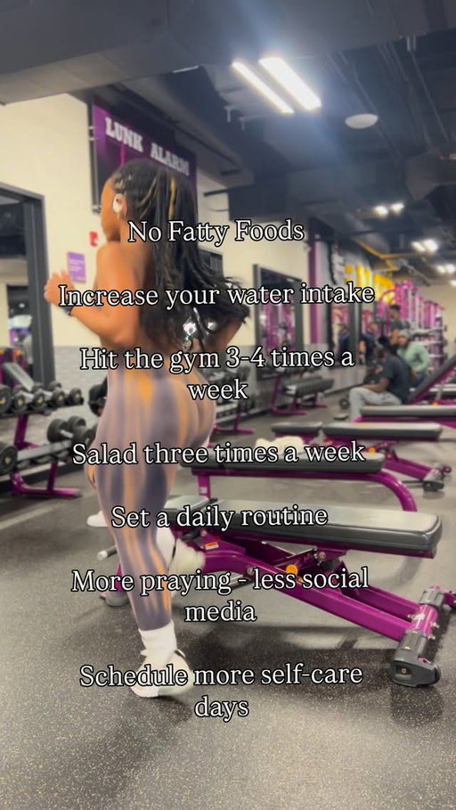 NEW SEASON - NEW YOU🔥
.
* You don’t have to wait till January 1st to start changing your mental and physical state. The work starts now💯
.
.
Incorporate new habits in your daily routine and watch your life change💕
————————————
Baddies Get Ready- Rebuild Your Hourglass ⌛️ Program is Live @builtbybennapp 
.
Let me know in the comments below what’s one of your main struggles you need help with in the next coming months below ↙️⬇️
.
LIKE 📲 | SHARE🧡 | SAVE🫂
.
.
.
#reels #explorepage #gymmotivation #fitnessaddict #facebookreels #fitness #december