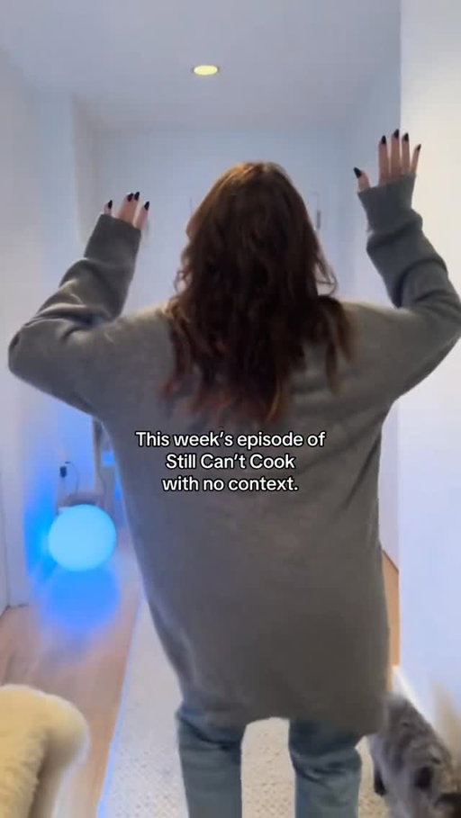 A gift for YOU… a brand new episode of #StillCantCook, tomorrow, 8AM ET 🎁💝💐