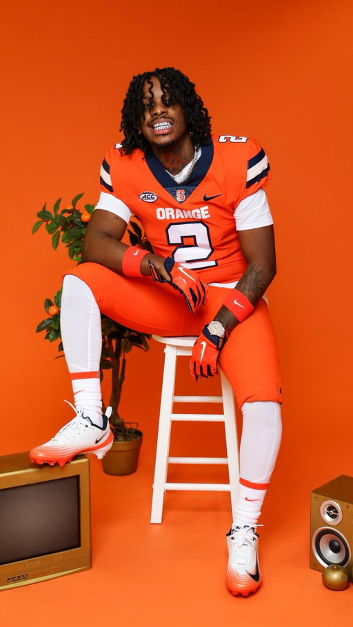 BREAKING: 1st Rapper to go play College Football 🤝 

@toosii to @cusefootball 

Interview with Darien Rencher @d_rench 

Toosii is from Syracuse, NY, so this is all full circle. People can say what they want, but you have to respect the man for working and chasing his dream. And shout to @thecoachfranbrown for taking the chance on him & for @d_rench for helping bring this to life.

🍊