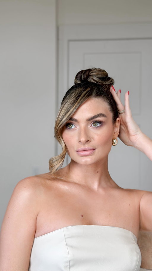 Christmas #hairideas ❄️ Easy updo tutorial! Comment “hair” for the hair tools & products I used👇