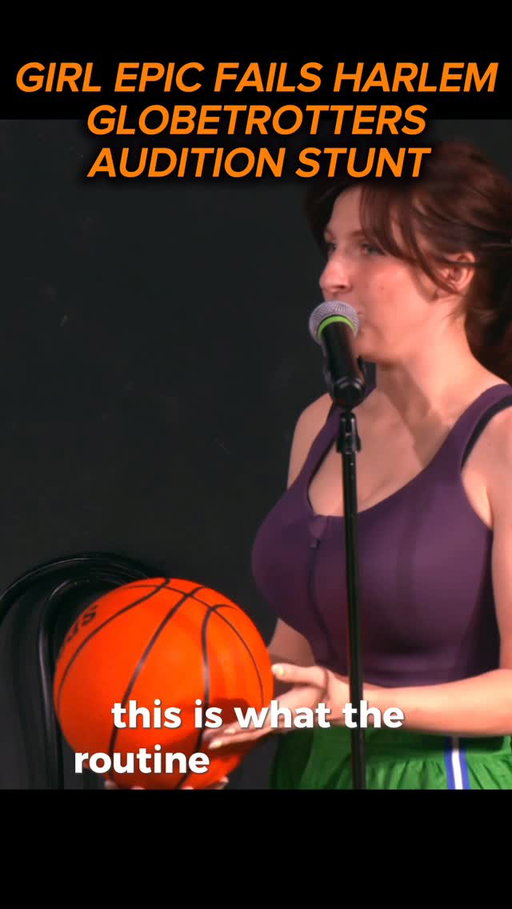She really thought she was going to make that shot 😭😭😭 thank you @thetrashking_show for having me on  to film this audition tape 

#basketball #comedy #sports #comedysketch #sportsfails #epicfails