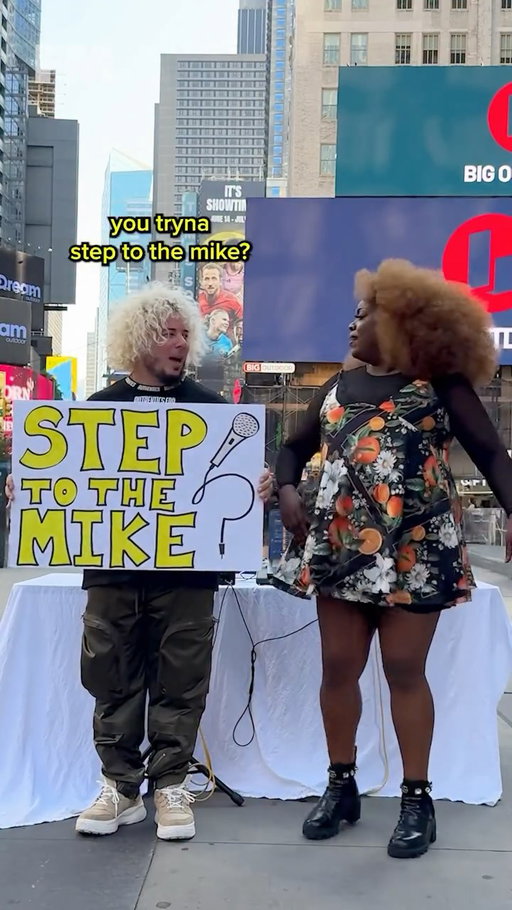 She turned the street corner into her STAGE 🏙️🔥