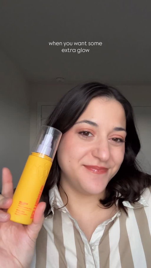 There’s still time!! The @urbandecaycosmetics All Nighter Setting Spay is 30% off for Cyber Monday on Amazon. I love setting my makeup with the glow mist (yellow one) for a fresh skin finish. 💛 (pr) 

#udallnighter #allnighter #ud247 #urbandecay #urbandecaycanada