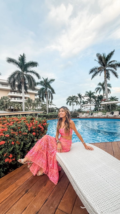 Escape to luxury at@vidantaworld ✨. 

Nestled in paradise, this stunning resort offers world-class accommodations, exquisite dining experiences, and endless amenities. From indulgent spa treatments to vibrant restaurants serving international flavors, every moment is designed to delight. 

🌴🍽️ Come for the views, stay for the unforgettable memories. 

#VidantaWorld #VidantaNuevoVallarta #FoodieParadise ResortLife TravelGoals LuxuryDining