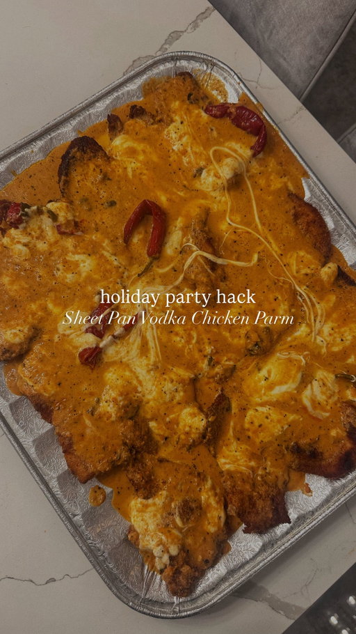 Life hack: Support your local Italian deli and make this sheet pan vodka chicken parm for your next party 🤌🏼 

Get yourself some crispy thin nonna style chicken cutlets, creamy homemade vodka sauce + lots and lots of fresh mutz! 

All you need is a sheet pan! Pour the vodka sauce into the pan and top with all the fresh mutz + Calabrian chili peppers for a kick. Bake at 400 until the cheese is fully melted and sauce is bubbling ✨ 

Pour the sheet pan all over the crispy cutlets

You could absolutely make this yourself … But I chose to get my goods from @vitosdelihoboken
