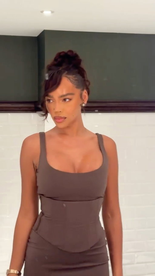 One thing about me…imma forgot to remove the tags 🤣😩🙏🏽 

@marsthelabel Corset dress of courseeeee