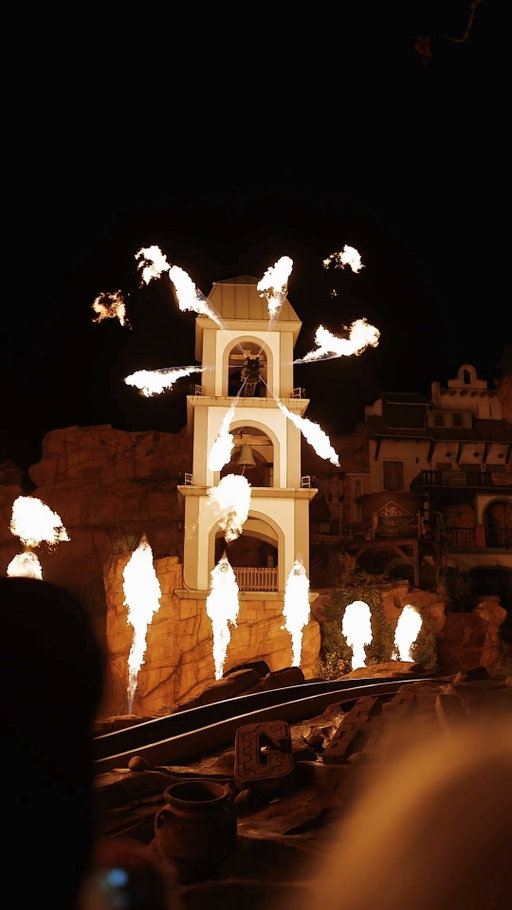 Feel the heat of Tiempo de Fuego! 🔥❄️ Frosty winter nights? Not with us!
Our amazing mapping-show transforms even the coldest winter into a sizzling wow-experience. 🔥😍✨
Which moment of this captivating show experience has set your spirit ablaze? ❤️‍🔥

🇩🇪 Heiß, heißer – Tiempo de Fuego! 🔥❄️ Ein frostiger Winterabend? Nicht bei uns! Unsere atemberaubende Mapping-Show verwandelt selbst den kältesten Winter in ein feuriges Wow-Erlebnis. 🔥😍✨
Welcher Moment dieser faszinierenden Show hat sich in dein Herz gebrannt? ❤️‍🔥

#Phantasialand #Wintertraum #TiempoDeFuego