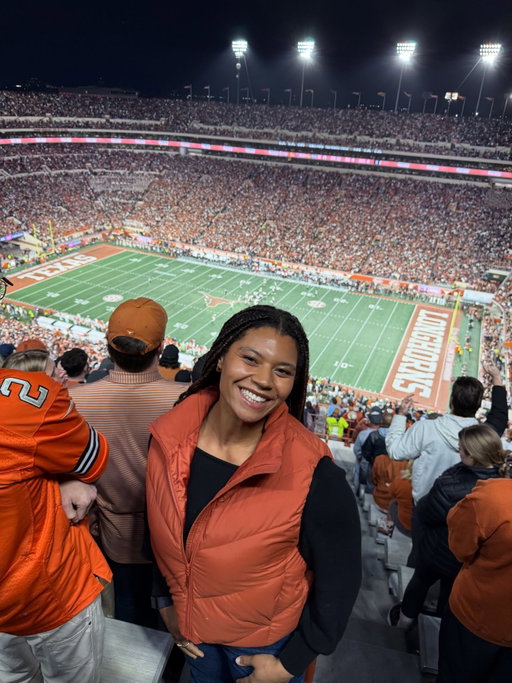 HOOK ‘EM (but also go bears)🤘🏽