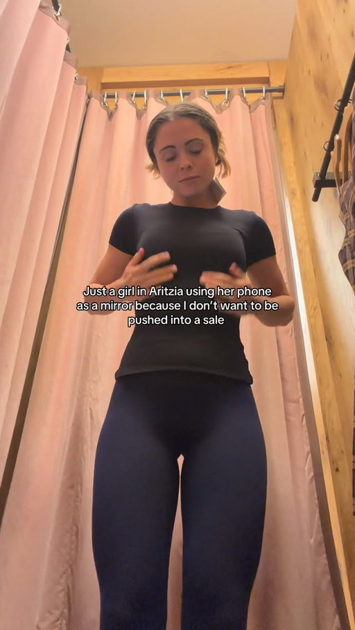 I’m sorry but I cannot with the no mirrors 🤷🏼‍♀️ does anyone else feel this way?! 

#aritzia #shopping #relatable #gymgirl