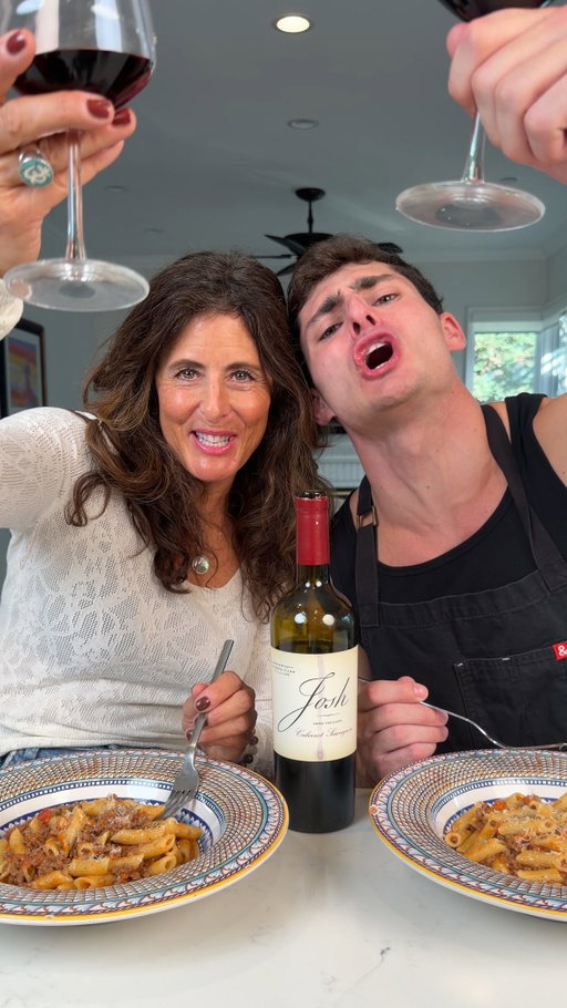It’s not pasta night without a glass of wine. My favorite pasta Bolognese recipe enjoyed with my old friend Josh @joshcellars #ad #21 + #joshcellars #drinkresponsibly