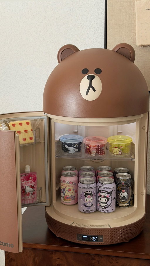restock my mini fridge with me ✨ back by popular demand!

items listed in order:
Jelly.b Kuromi Grape Drink
Punyangi Pudding Jelly Grape Flavor
Assorted fruit
Amandier Kuromi Berry Flavored + Passion Fruit and Mango Soda
High Up Kuromi Grape Ramune Flavored Soda
Nagoya Cake Strawberry Flavor
Yanjinpuzi Hello Kitty Konjac Jelly Strawberry + Grape + Peach Flavor

#minifridge #restockasmr #kuromi #sanrio