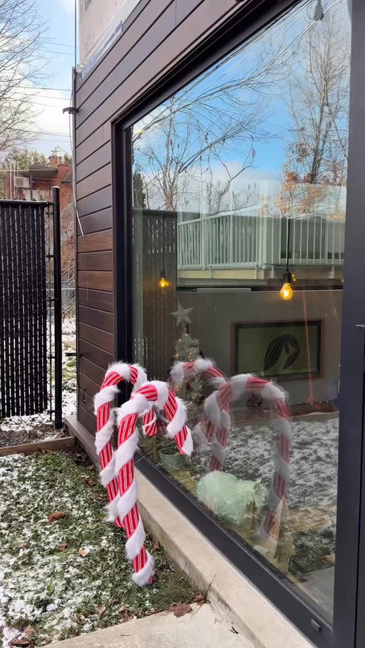 Candy Cane Lane energy but make it a DIY moment ❤️🤍 @hey.maca