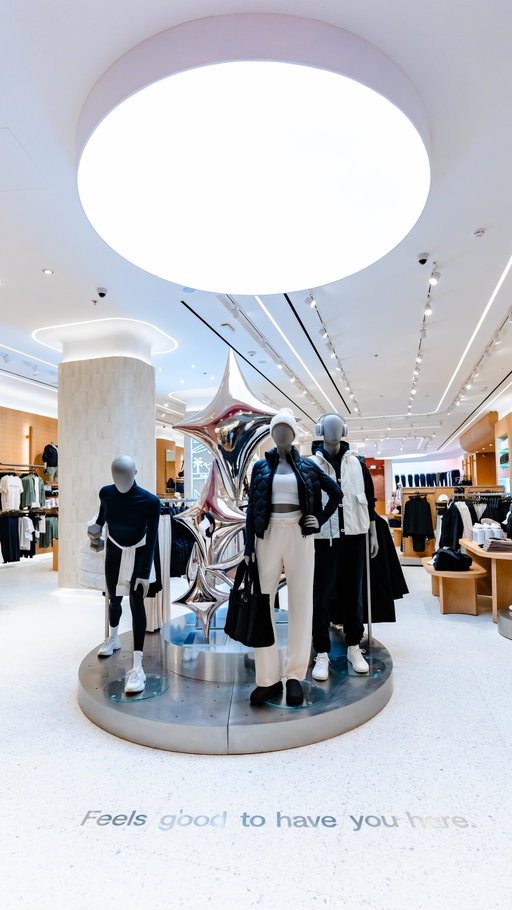 Dubai, this one’s for you. The doors to your new Mall of the Emirates store are now open. Find us near the Fashion Dome on the Ground Floor for an elevated shopping experience.