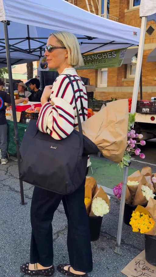 From everyday errands to winter getaways, @herschelsupply has a bag for every moment — and every person you’re gifting this season. 🎁✨