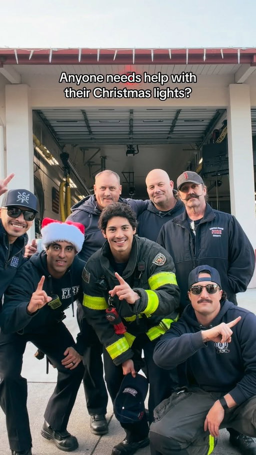 Got the whole crew 🚒

#firefighter #merrychristmas #happyholidays