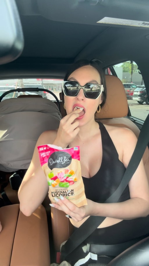 Because #MomLife means running on coffee… and candy 🍬 My secret weapon for powering through the day? @darrellleausa Soft Australian Licorice - soft, chewy, and the perfect mom pick-me-up between naps, errands, and chaos. 😅#DLMakesItBetter #DarrellLeaUSA #PalmOilFree