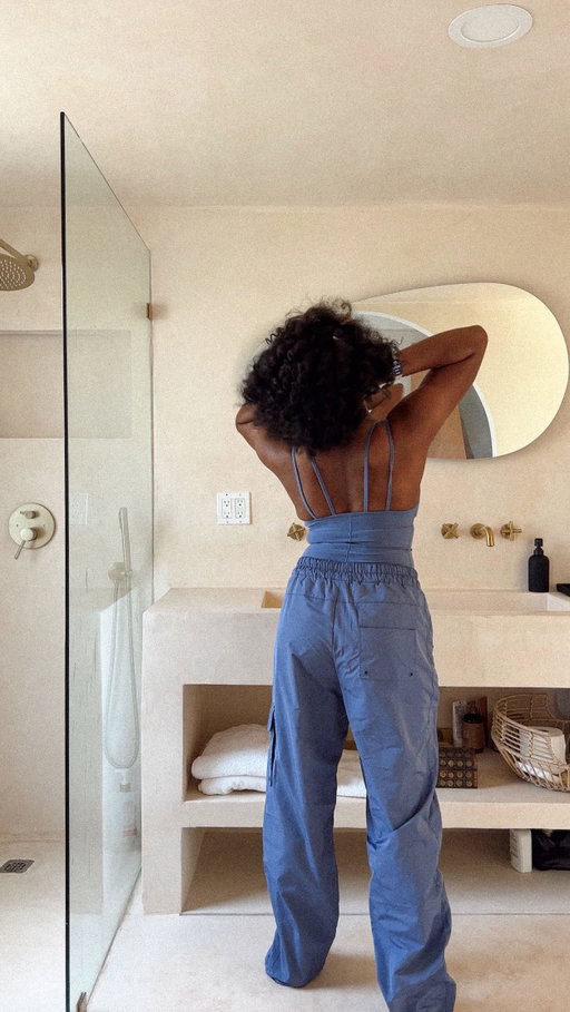 #Ad #CrestPartner I’ve taken a break from dating, but bad breath is an absolute no for a first date back 🙅🏾‍♀️

The new @crest Clean Breath Toothpaste neutralizes bacteria at the source for long-lasting, cleaner breath. So, that lunch you had earlier? Don’t even worry. 

One final brush before heading out gets the job done. #CrestCleanBreath #CrestRealityCheckUp