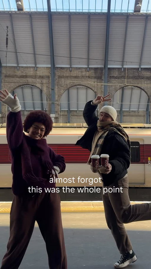 That feeling when bestie is there to welcome you home, Costa Coffee in hand… 🥰