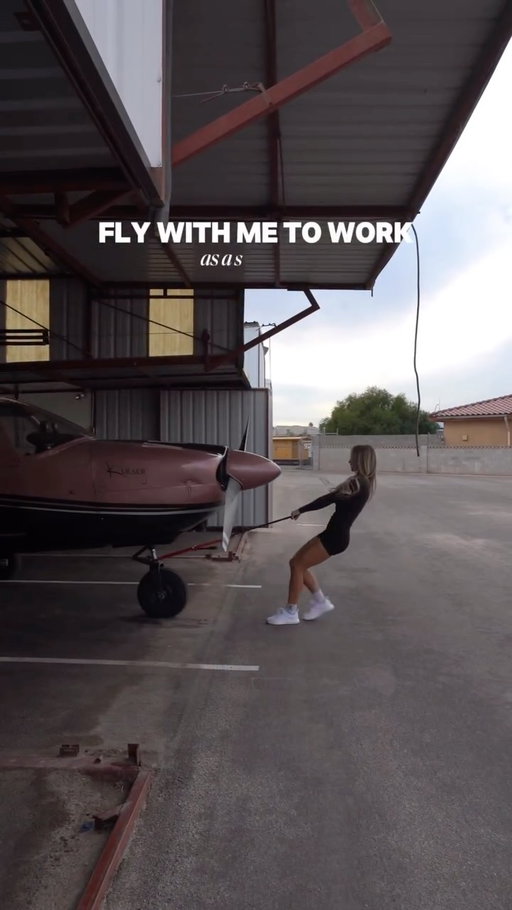 Fly with me to work ❤️ little vlog of a day in my life working my dream job! To clarify every Monday night I stay in LA @arenagridiron #pilot #sports #nfl