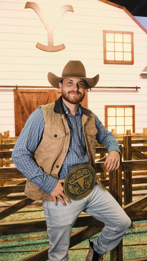 A cada episódio que passa, o clima de Yellowstone só aumenta. E o @paramountplusbr trouxe isso tudo pra realidade aqui na CCXP! Agora tô oficialmente pronto pra tocar esse rancho, junto com meus amigos!🤠🐂
#ParamountPlus #CCXP2025 #ParamountPlusNaCCXP #Yellowstone #Duttonranch