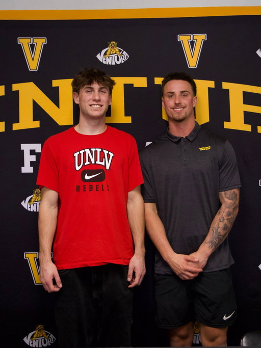 Congratulations to our very own Tristan Phillips for signing to Oregon University and to Derek Garcia for signing to UNLV! We can’t wait to see your guys career and future success!