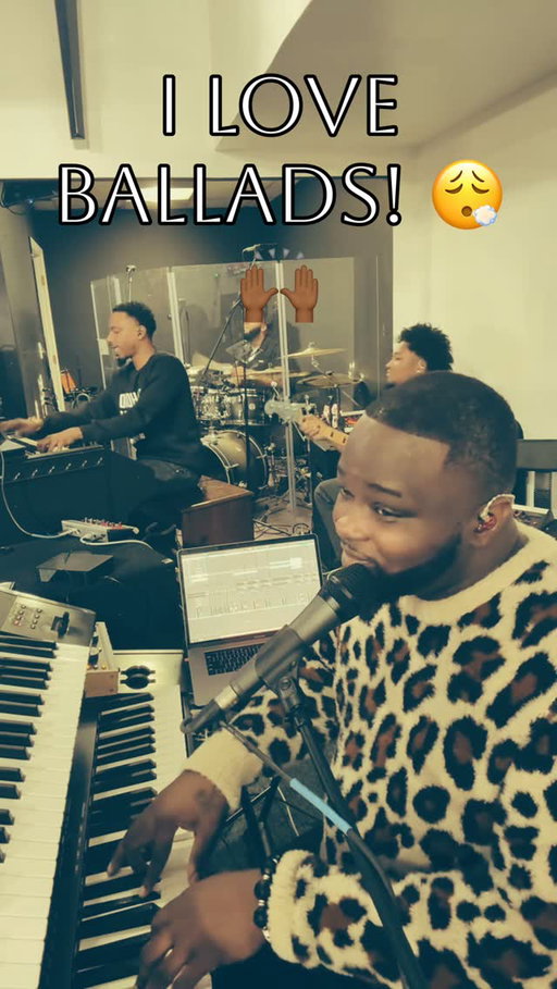 Play them ballads with the same energy as the praise Breaks! #fyp #church #chicago #band #jayrytthmhitthespacebar💻🎹